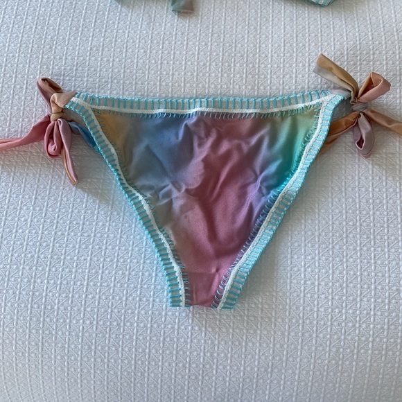 Crochet trim bikini top and bottom! - Picture 5 of 9